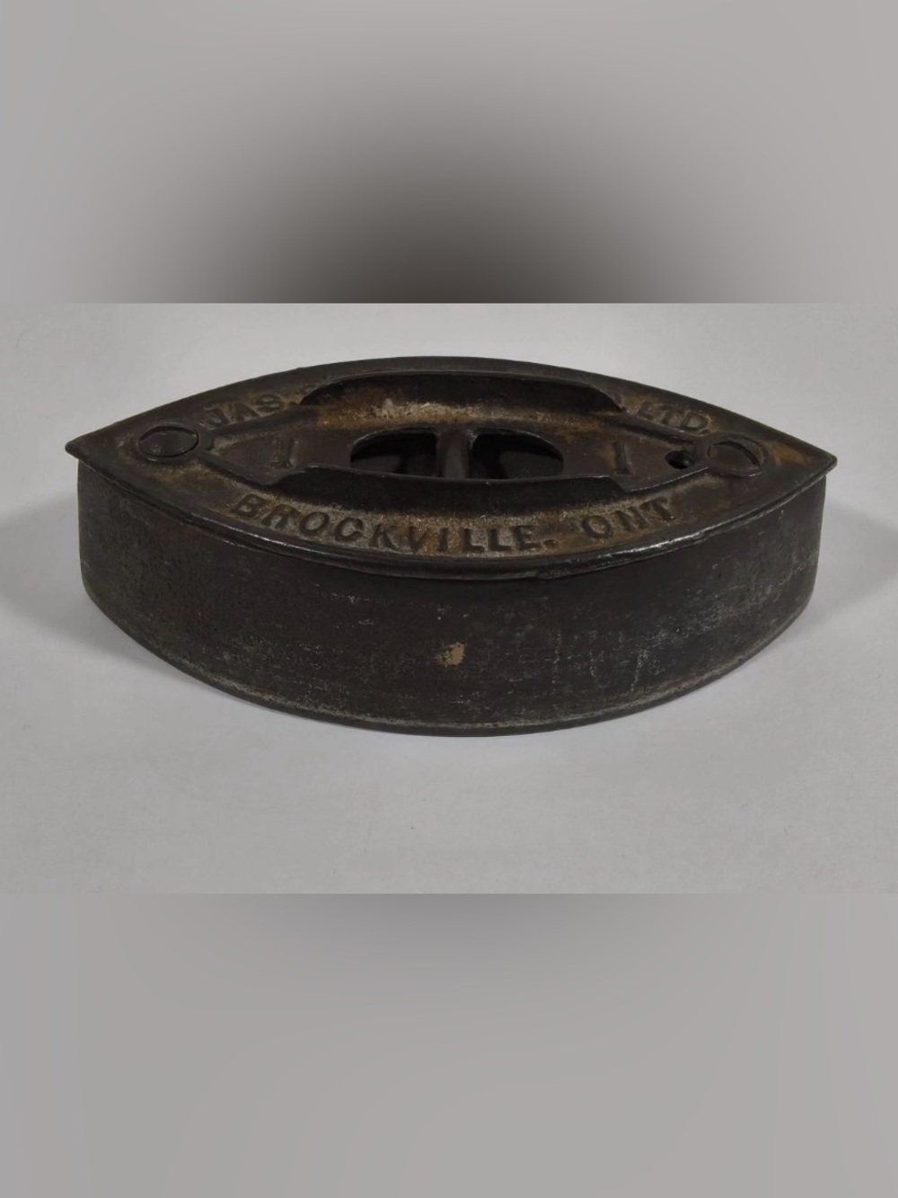 Antique Jas Smart Mfg Co Ltd Brockville Ont Sad Iron 1 Cast Iron Base Slug... - Picture 2 of 5